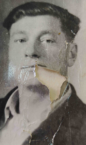 На фото: Никоноров Михаил Васильевич