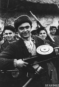 А.И. Антончик пулеметчик-минер одного из партизанских отрядов Брестского соединения после задания